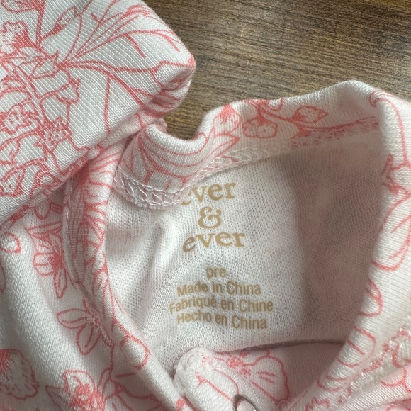 Ever & Ever premie baby girl outfit - Picture 3 of 4